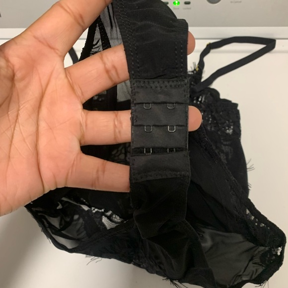 Lace bodysuit - Picture 4 of 6